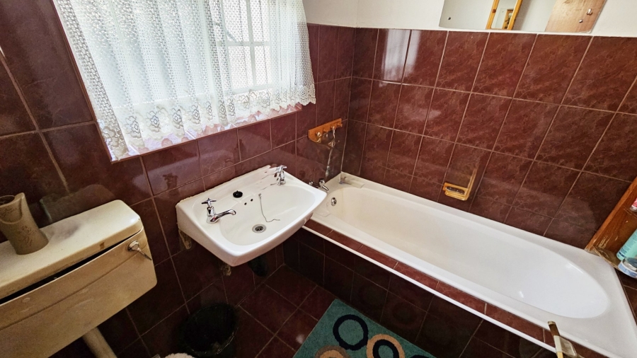 4 Bedroom Property for Sale in Vaalpark Free State